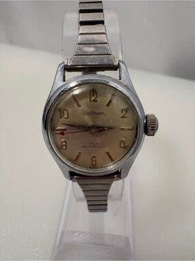 Vintage Womens Waltham 17 Jewels Stainless Steel Wristwatch Cream Dial Automatic